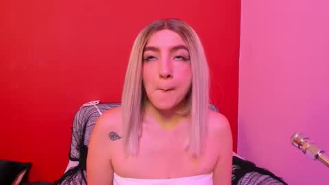 Kate  online show from October 26, 11:38 am