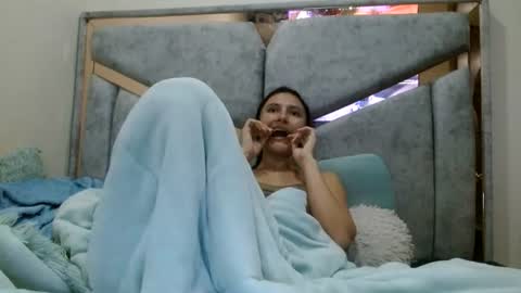 Snapshot of kate_davies chatting on July 18, 12:04 am kate online show from July 18, 12:04 am