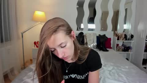 Snapshot of kate_redgar chatting on December 27, 6:31 pm kate_redgar online show from December 27, 6:31 pm