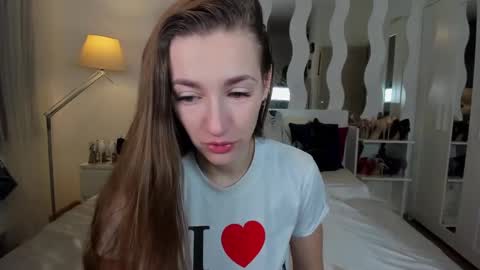 Snapshot of kate_redgar chatting on February 5, 3:31 pm kate_redgar online show from February 5, 3:31 pm