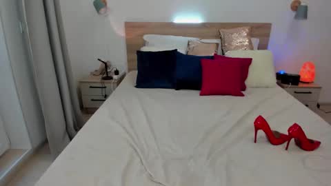 Snapshot of kate_redgar chatting on September 12, 2:50 pm kate_redgar online show from September 12, 2:50 pm