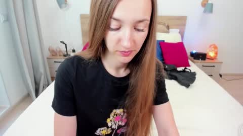 Snapshot of kate_redgar chatting on September 27, 1:38 pm kate_redgar online show from September 27, 1:38 pm