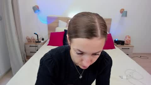 Snapshot of kate_redgar chatting on September 30, 1:05 pm kate_redgar online show from September 30, 1:05 pm