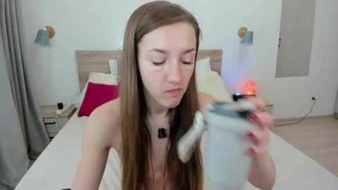 Snapshot of kate_redgar chatting on March 27, 10:48 am kate_redgar online show from March 27, 10:48 am