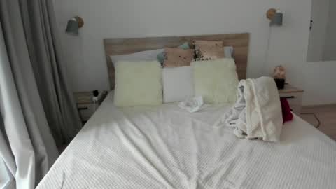 Snapshot of kate_redgar chatting on April 3, 1:53 pm kate_redgar online show from April 3, 1:53 pm