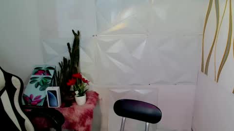 Snapshot of kate_romance chatting on December 21, 2:41 am Kate online show from December 21, 2:41 am