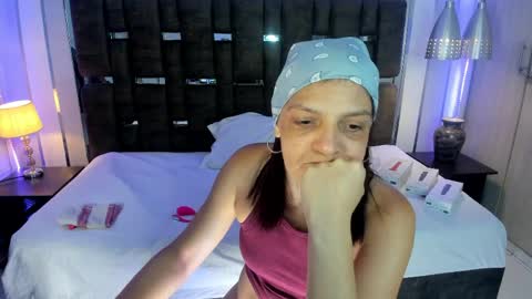 kate_roose online show from April 5, 9:01 pm