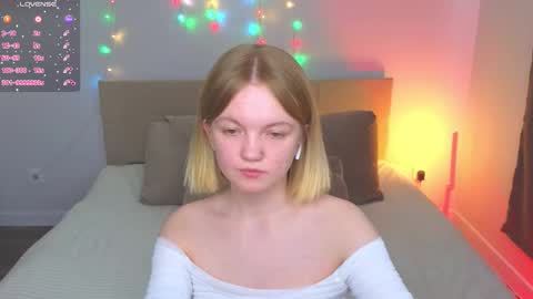 katebunnys online show from March 26, 11:05 am