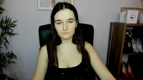 Snapshot of katedesire chatting on February 9, 7:27 am Kate  online show from February 9, 7:27 am