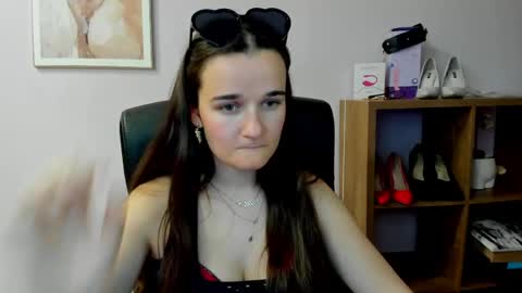 Kate  online show from May 10, 7:08 pm