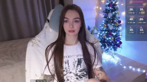 Snapshot of kateleoo chatting on December 12, 3:37 pm Im Kate online show from December 12, 3:37 pm