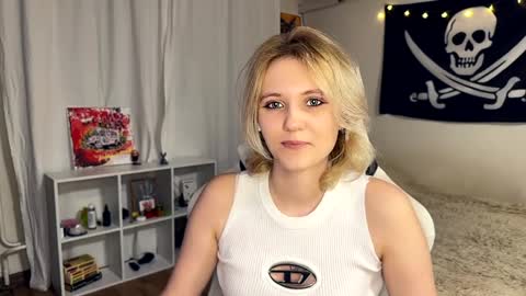 Elwyna online show from March 30, 4:08 pm