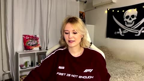 Elwyna online show from March 31, 4:07 pm