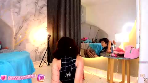 Im Katherine but call me Kate  online show from February 20, 6:24 pm