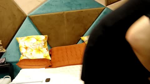 Snapshot of katequeenx chatting on December 11, 6:25 am KateQueenston -- online show from December 11, 6:25 am