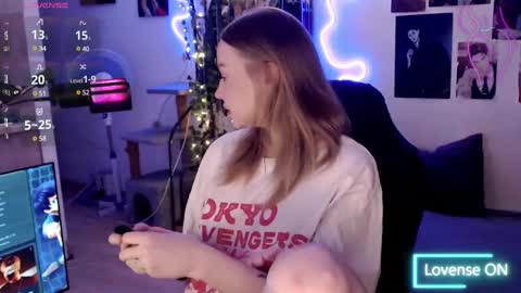 Snapshot of katerinaxvold chatting on March 1, 12:01 pm Lisa online show from March 1, 12:01 pm