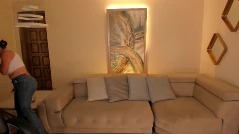 K A T E  online show from October 25, 1:40 pm