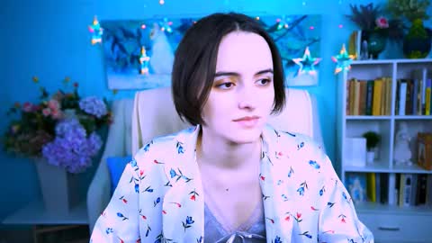 katewillows online show from February 4, 4:18 am