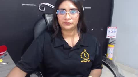 Call me Lau  online show from June 22, 9:56 pm