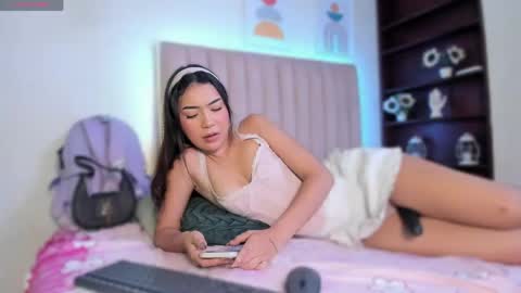 kathe_littlee online show from April 29, 5:30 pm