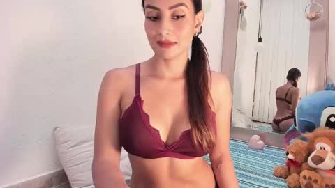 Snapshot of kathe_vergara chatting on December 28, 7:43 pm kathe online show from December 28, 7:43 pm