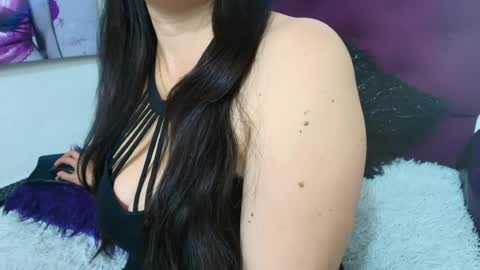 katherine_blair online show from June 24, 1:10 pm