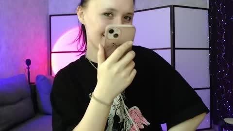 Snapshot of katherine_johnson chatting on January 31, 12:18 pm katherine_johnson online show from January 31, 12:18 pm