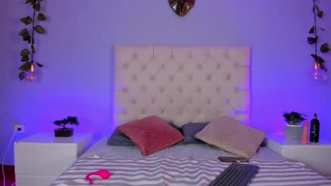 Snapshot of katherinee_scott chatting on May 9, 9:09 pm your kathe online show from May 9, 9:09 pm