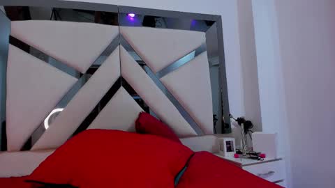 Katherine Foster online show from February 18, 11:30 pm