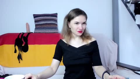 Snapshot of katherinemidnight chatting on December 5, 3:28 pm Katherine online show from December 5, 3:28 pm