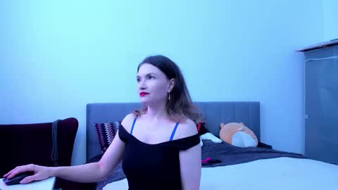 Snapshot of katherinemidnight chatting on October 12, 7:29 am Katherine online show from October 12, 7:29 am