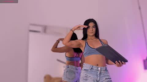 katherineruiz_ online show from March 18, 12:08 pm