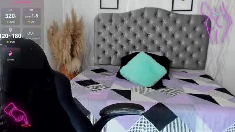 kathh_latorre online show from December 2, 1:50 pm