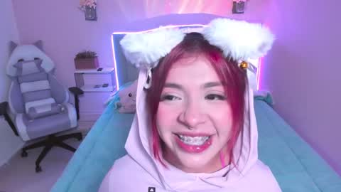 Snapshot of kathia_saenz chatting on December 19, 9:29 am Kathia  online show from December 19, 9:29 am