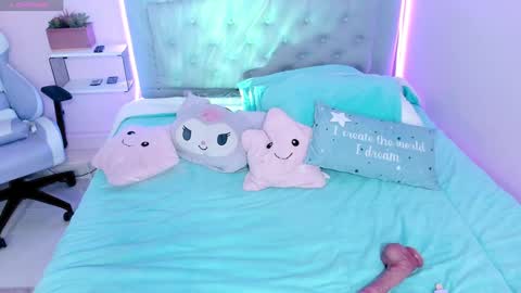 Snapshot of kathia_saenz chatting on December 19, 3:52 pm Kathia  online show from December 19, 3:52 pm