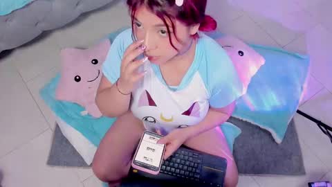 Snapshot of kathia_saenz chatting on February 18, 3:31 am Kathia  online show from February 18, 3:31 am