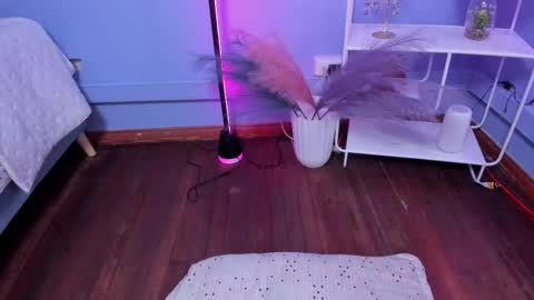 Snapshot of kathia_saenz chatting on November 13, 4:33 am Kathia online show from November 13, 4:33 am