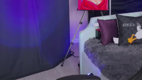 Snapshot of kathleen_frost chatting on December 4, 8:12 am kathleen_frost online show from December 4, 8:12 am