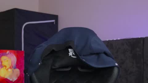 Snapshot of kathleen_frost chatting on December 13, 7:25 am kathleen_frost online show from December 13, 7:25 am