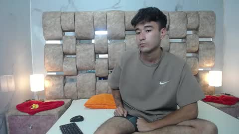 Kaht y Aiden online show from July 9, 2:32 pm