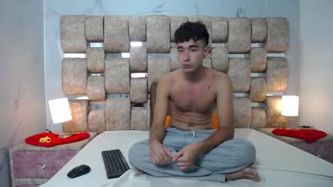 Kaht y Aiden online show from July 13, 4:54 pm