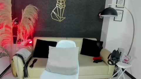 Snapshot of katia_high chatting on January 10, 4:14 am katia_high online show from January 10, 4:14 am