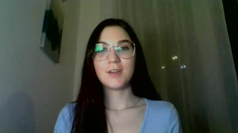 katie_foxi online show from March 1, 7:04 pm