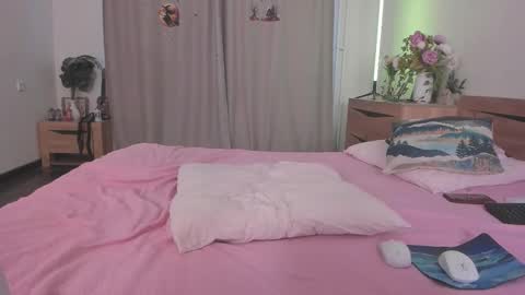 Snapshot of katie_ness chatting on November 15, 11:29 am Kate online show from November 15, 11:29 am