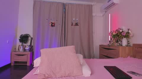 Snapshot of katie_ness chatting on March 6, 3:08 pm Kate online show from March 6, 3:08 pm