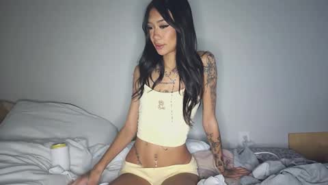 katiecai online show from September 12, 2:44 am