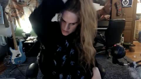 Katie online show from May 1, 3:55 am