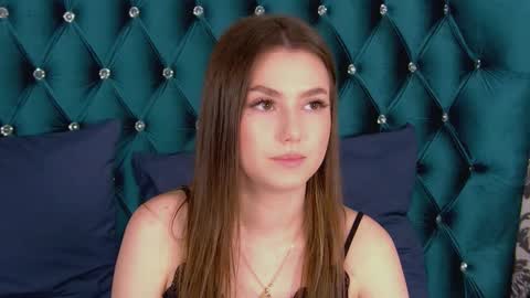 Snapshot of katiereeves chatting on October 13, 1:11 pm katiereeves online show from October 13, 1:11 pm