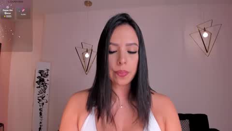 Kate Stonne online show from March 10, 11:15 am