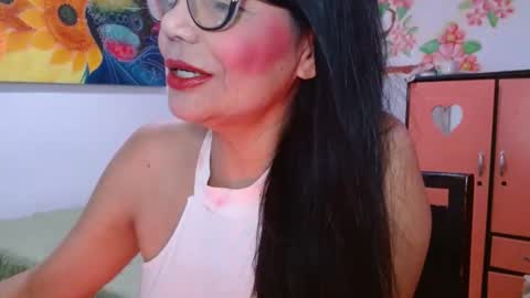 katiusca_horny2 online show from April 26, 9:23 pm